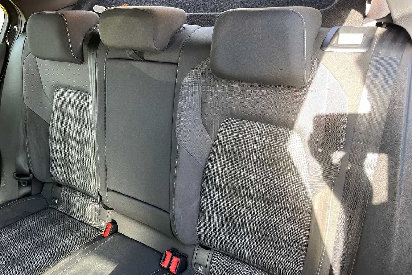 Volkswagen Golf GTD MK8 2.0 TDI 200PS DSG 5 Door