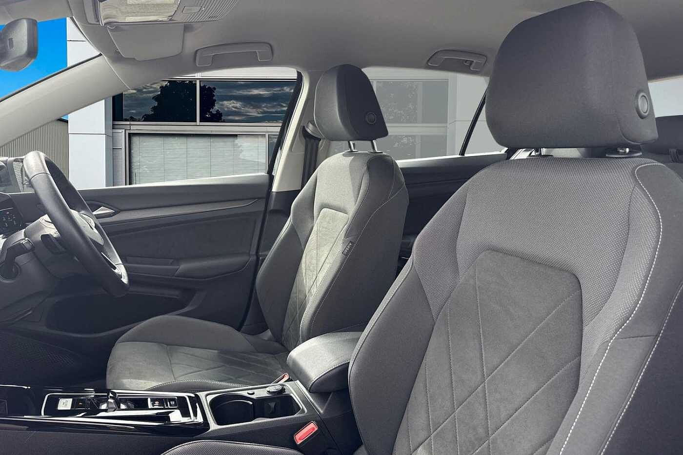 Volkswagen Golf 1.5 eTSI (150ps) Style EVO DSG
