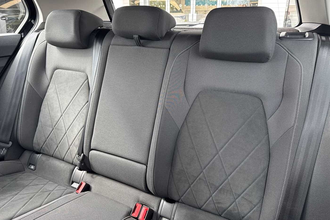 Volkswagen Golf 1.5 eTSI (150ps) Style EVO DSG