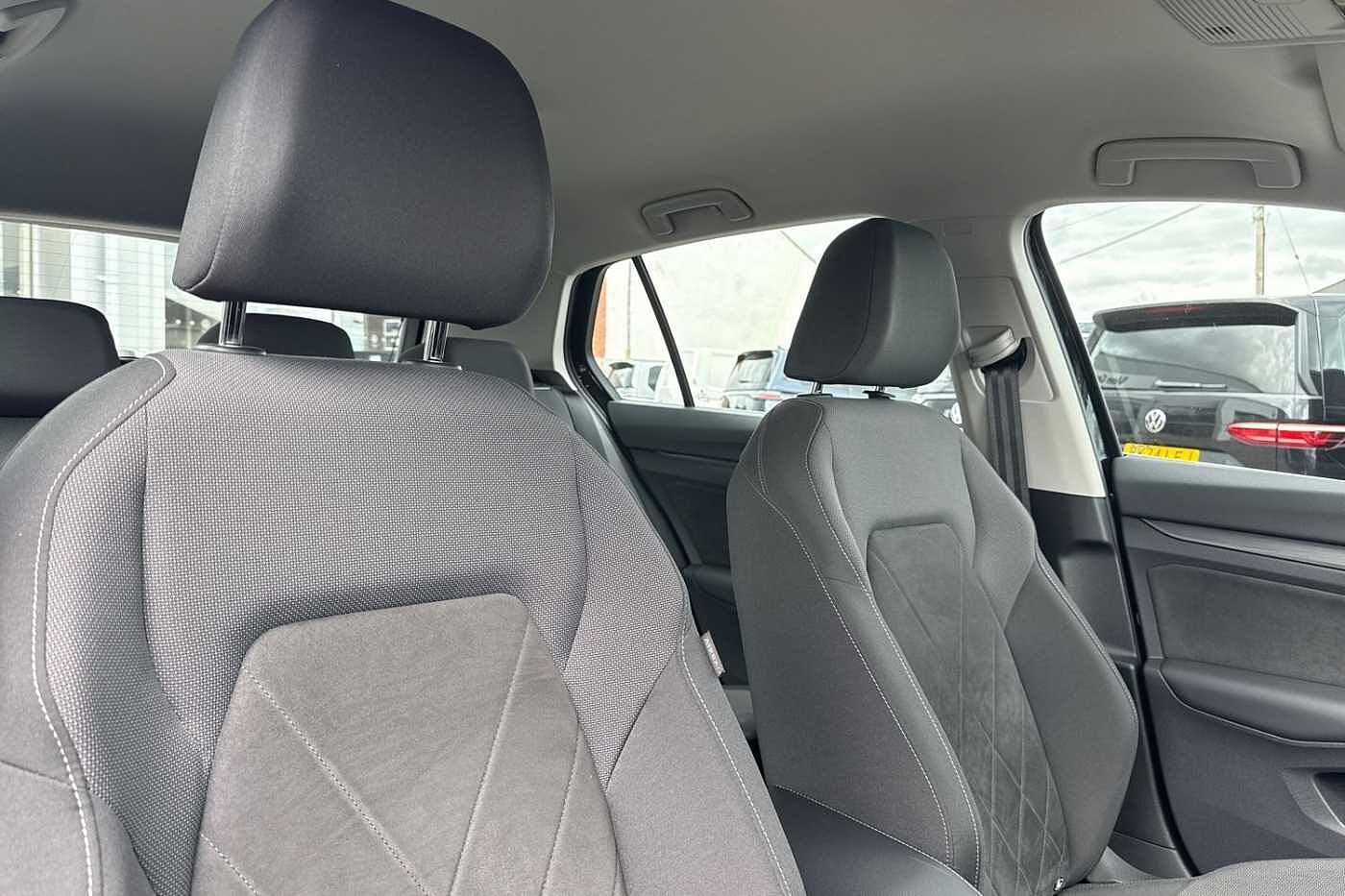 Volkswagen Golf 1.5 eTSI (150ps) Style EVO DSG