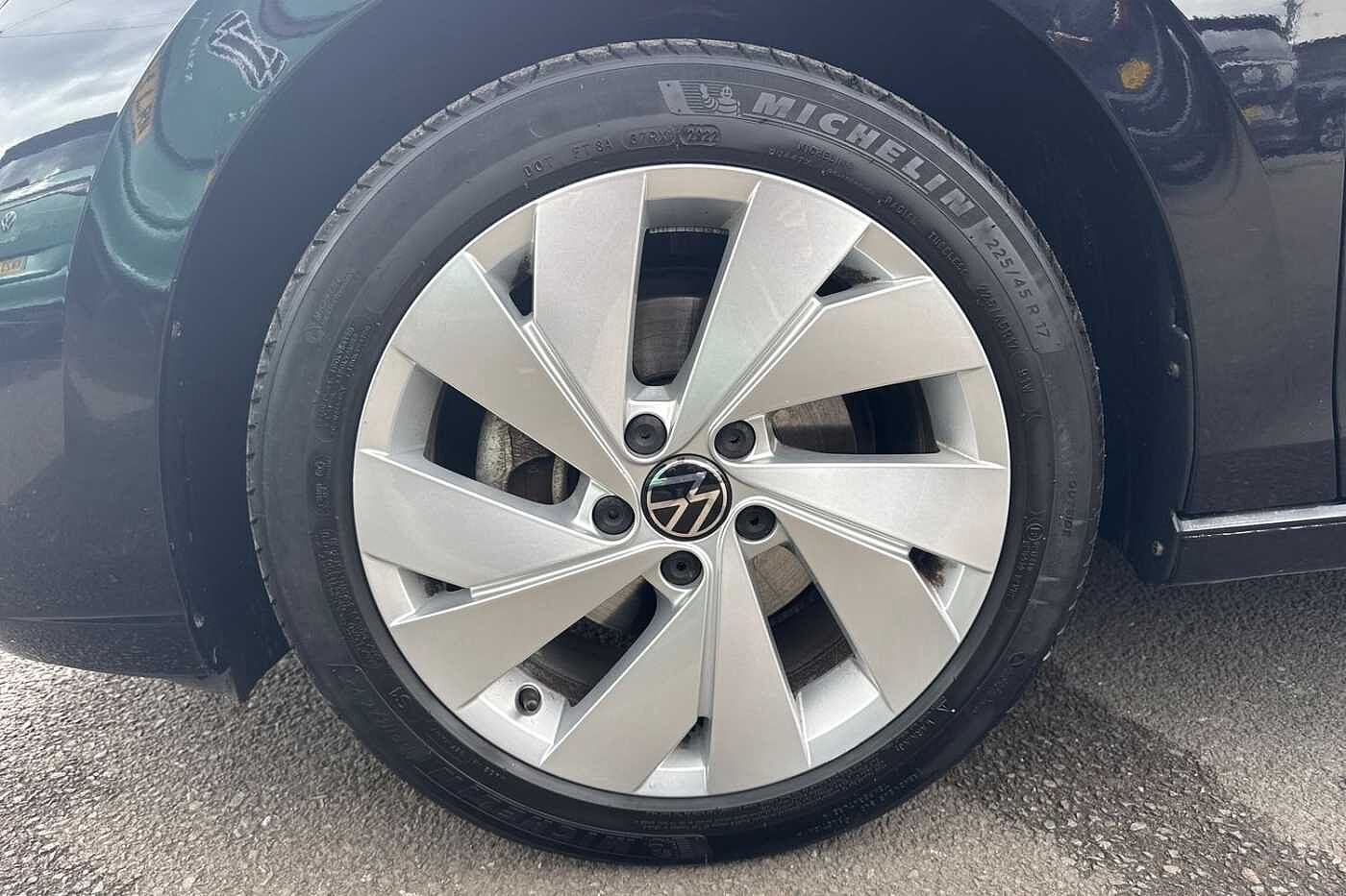 Volkswagen Golf 1.5 eTSI (150ps) Style EVO DSG