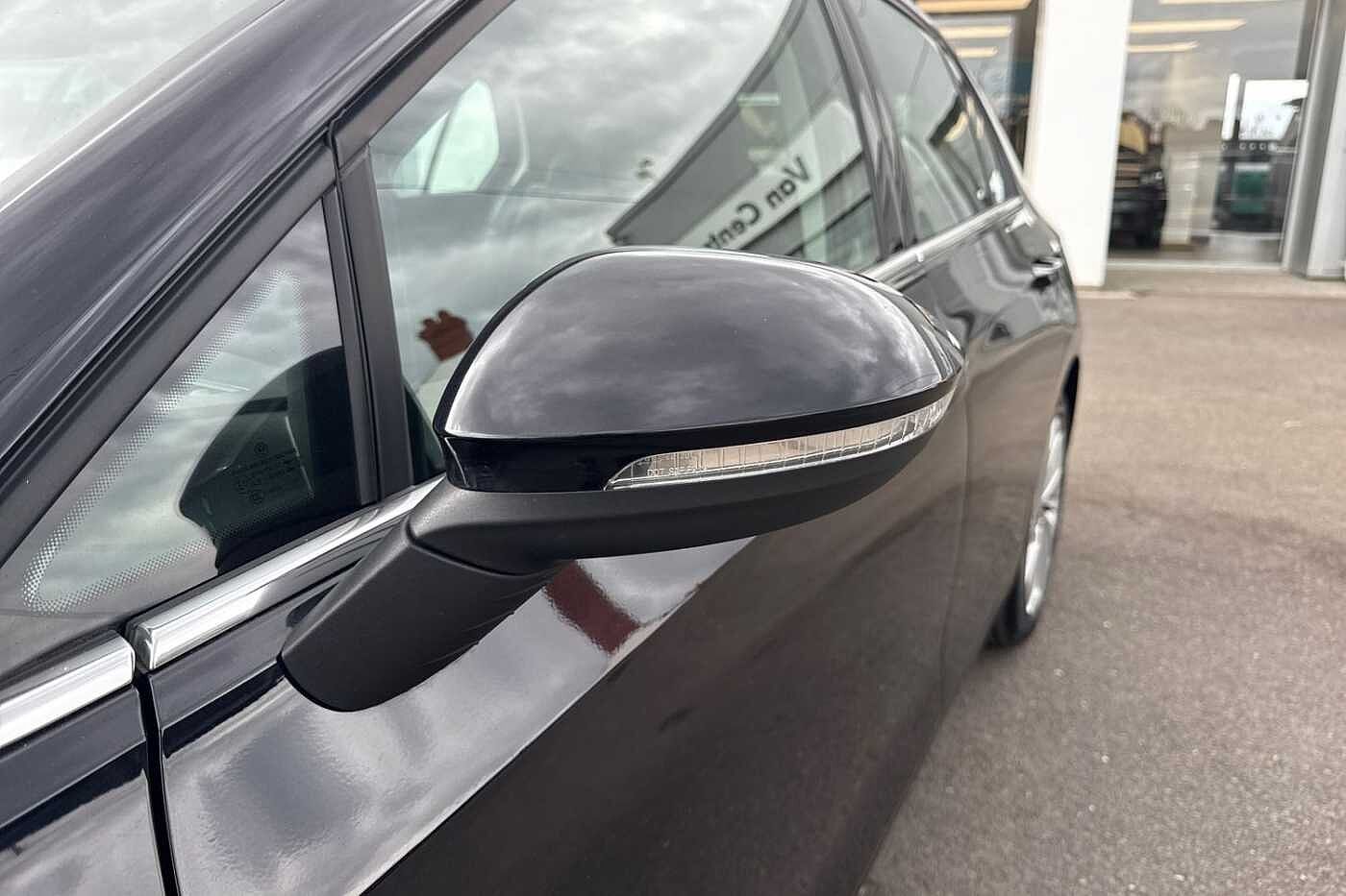 Volkswagen Golf 1.5 eTSI (150ps) Style EVO DSG