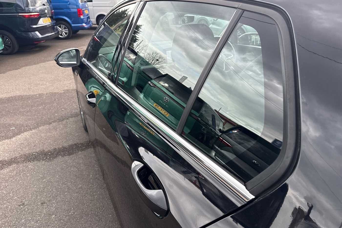 Volkswagen Golf 1.5 eTSI (150ps) Style EVO DSG