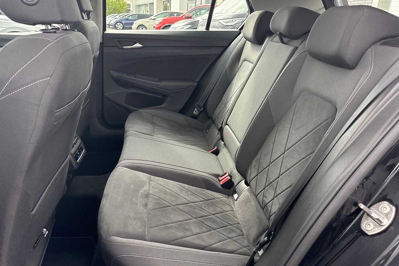 Volkswagen Golf 1.5 eTSI (150ps) Style EVO DSG