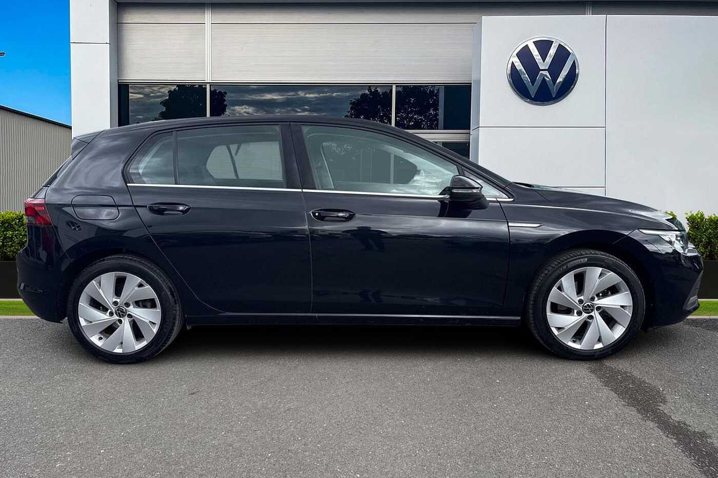 Volkswagen Golf 1.5 eTSI (150ps) Style EVO DSG