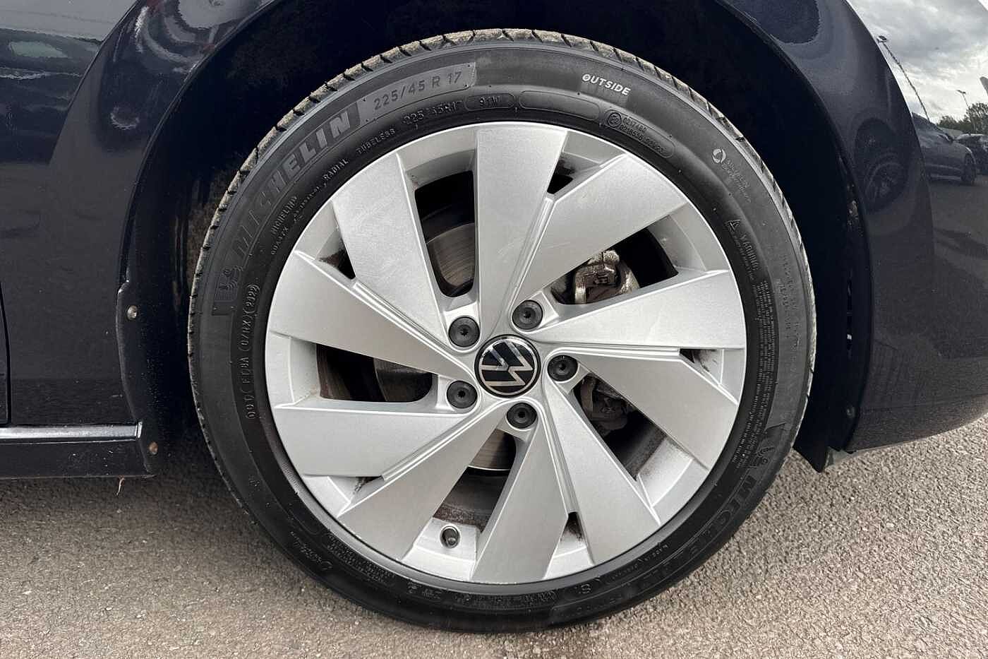 Volkswagen Golf 1.5 eTSI (150ps) Style EVO DSG