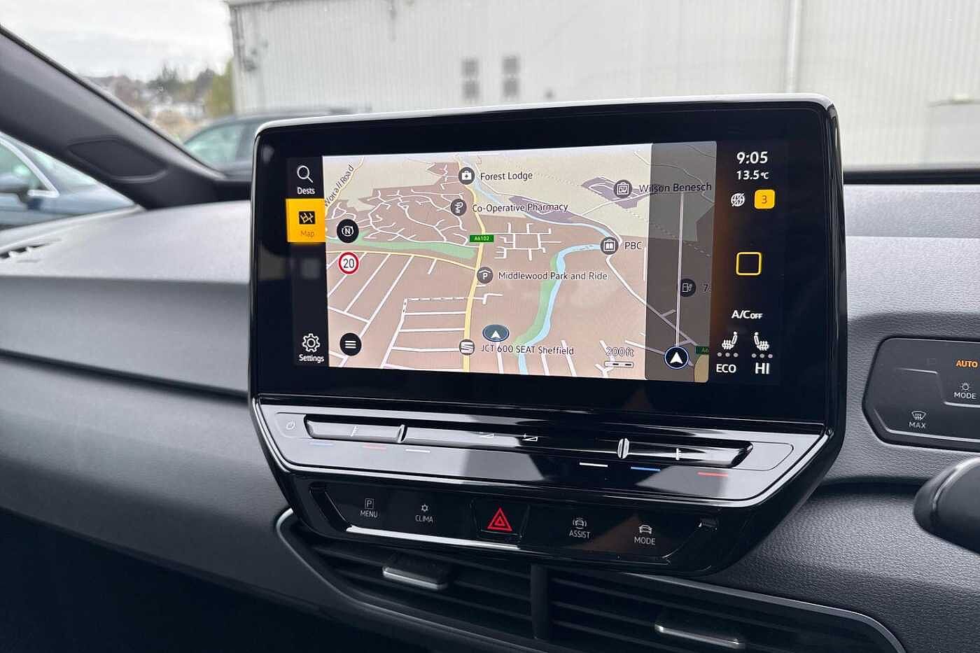 Volkswagen ID.3 Pro Performance 58kWh Life Hatchback 5dr Electric Auto (204 ps)