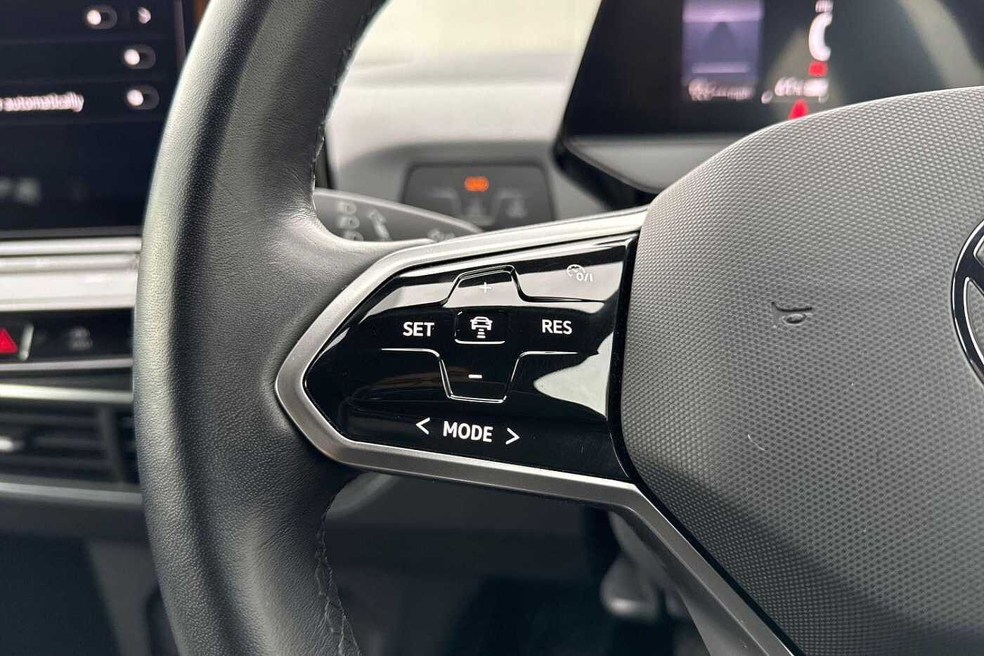 Volkswagen ID.3 Pro Performance 58kWh Life Hatchback 5dr Electric Auto (204 ps)