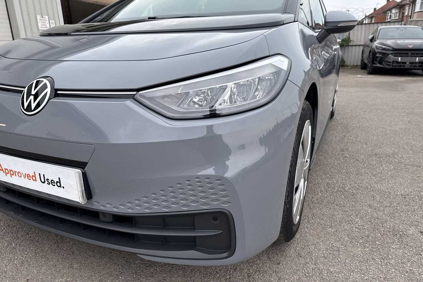 Volkswagen ID.3 Pro Performance 58kWh Life Hatchback 5dr Electric Auto (204 ps)