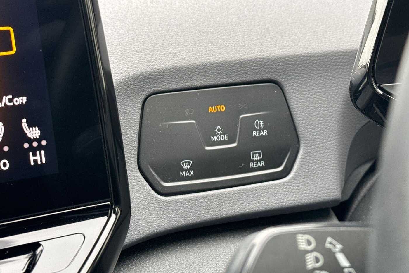Volkswagen ID.3 Pro Performance 58kWh Life Hatchback 5dr Electric Auto (204 ps)