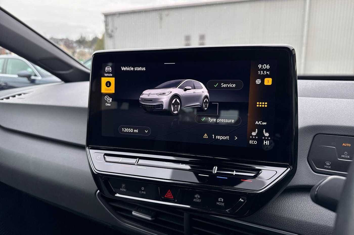 Volkswagen ID.3 Pro Performance 58kWh Life Hatchback 5dr Electric Auto (204 ps)