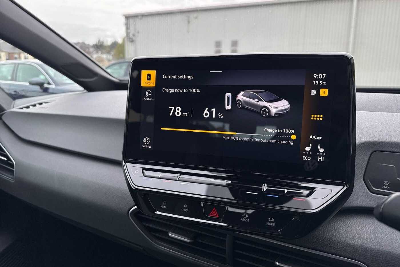 Volkswagen ID.3 Pro Performance 58kWh Life Hatchback 5dr Electric Auto (204 ps)