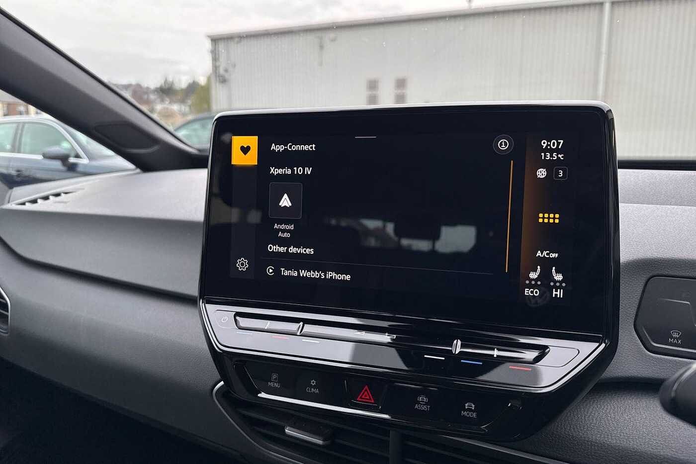 Volkswagen ID.3 Pro Performance 58kWh Life Hatchback 5dr Electric Auto (204 ps)