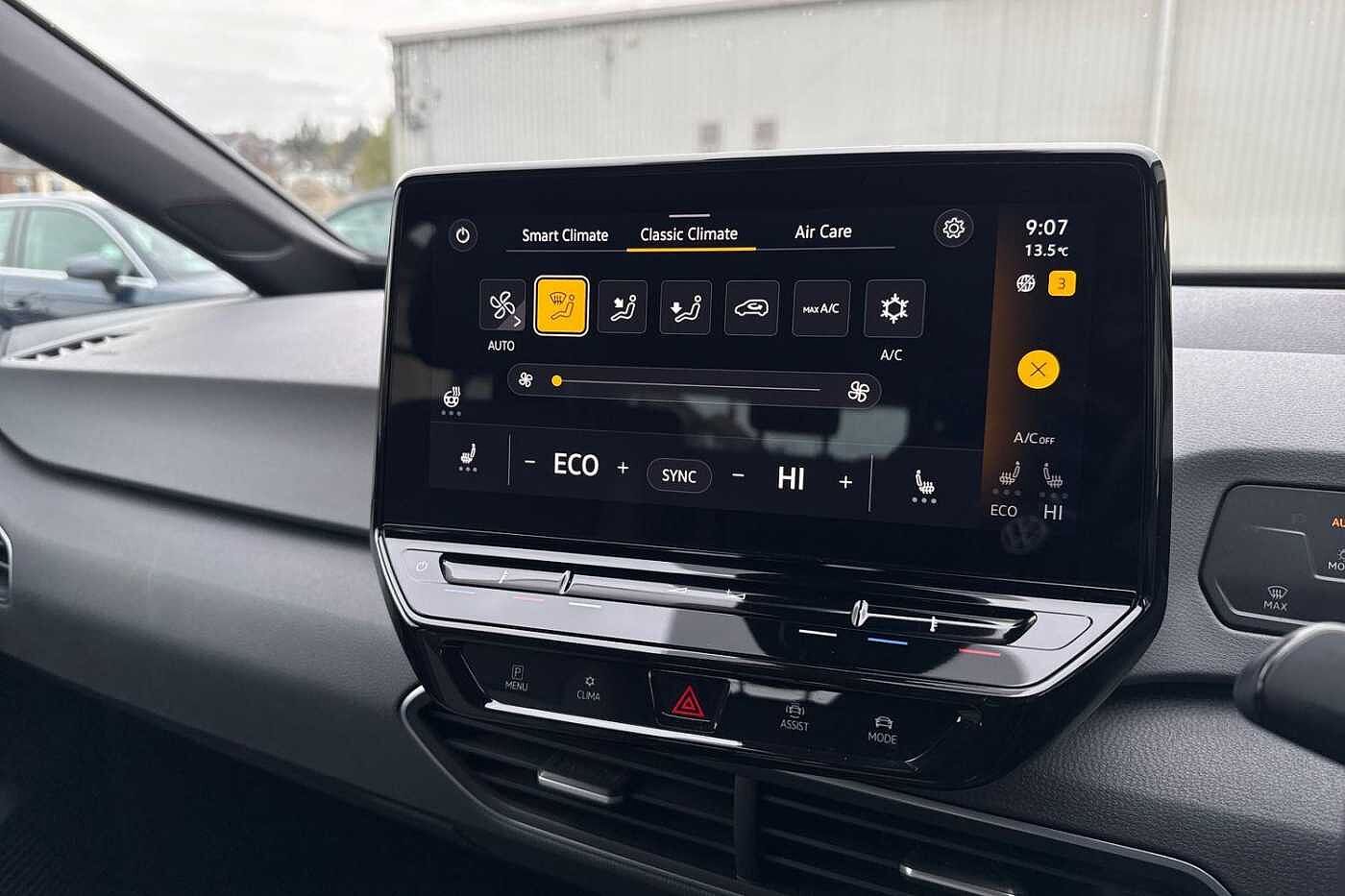 Volkswagen ID.3 Pro Performance 58kWh Life Hatchback 5dr Electric Auto (204 ps)