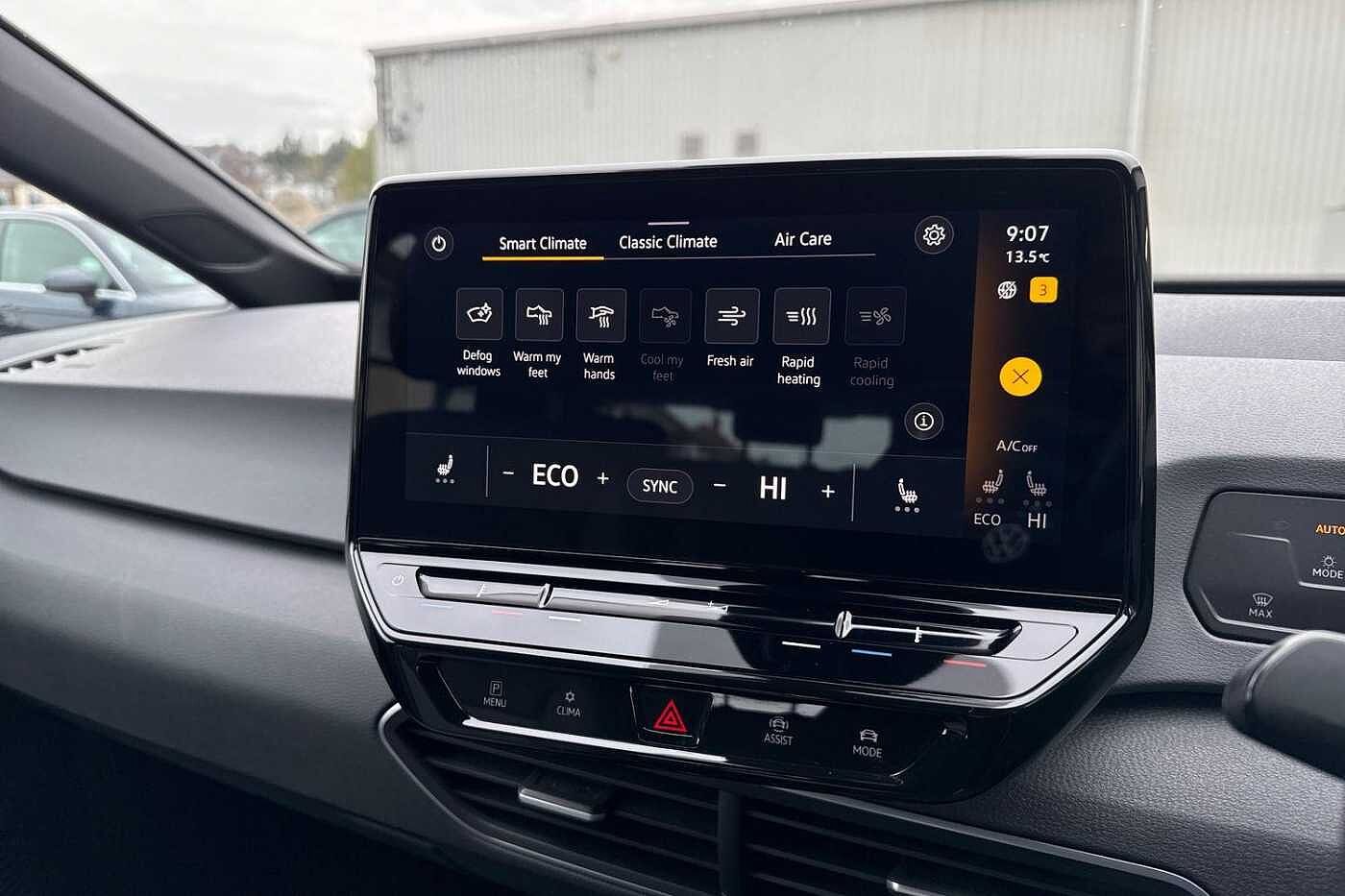 Volkswagen ID.3 Pro Performance 58kWh Life Hatchback 5dr Electric Auto (204 ps)