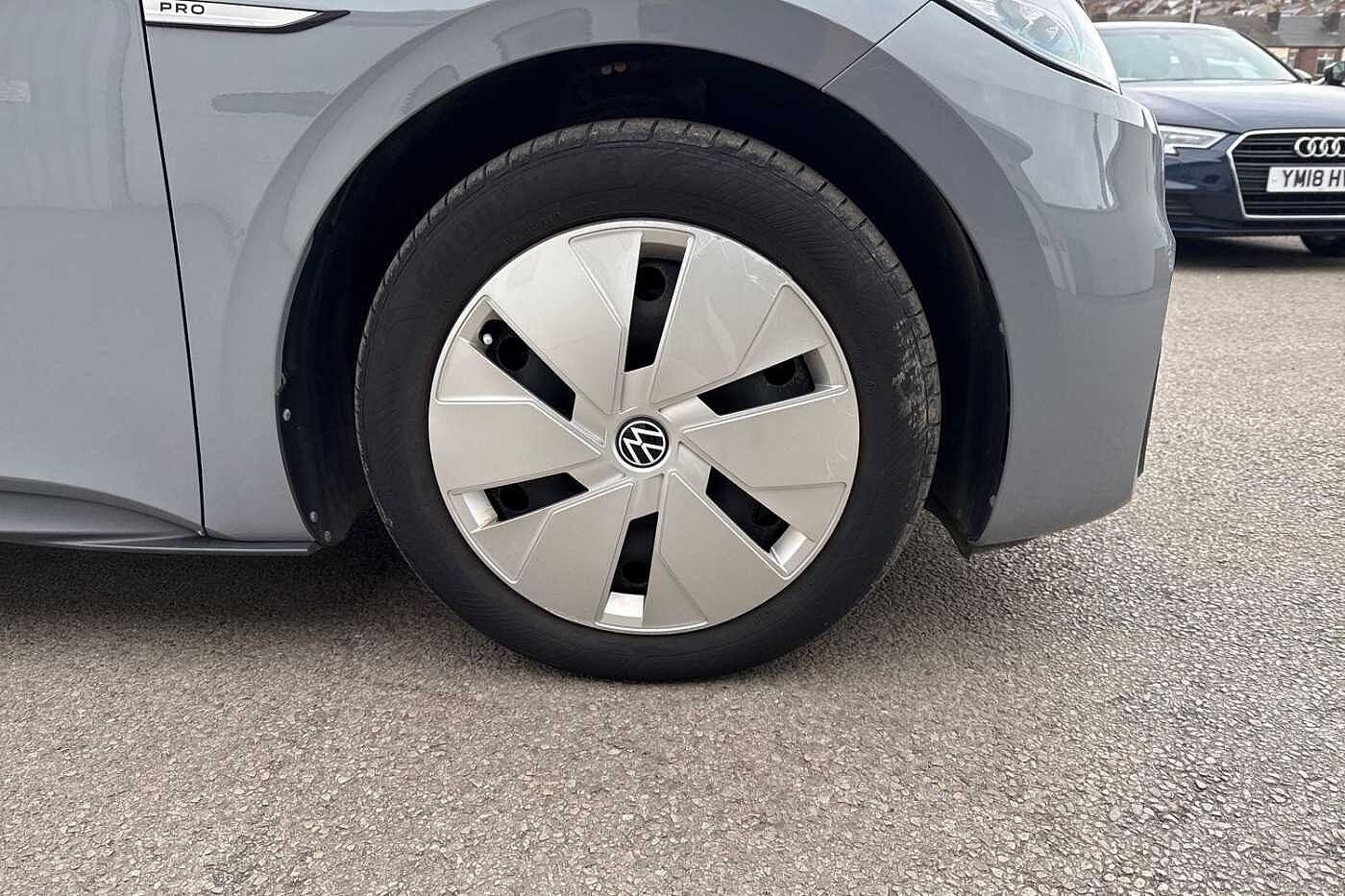 Volkswagen ID.3 Pro Performance 58kWh Life Hatchback 5dr Electric Auto (204 ps)