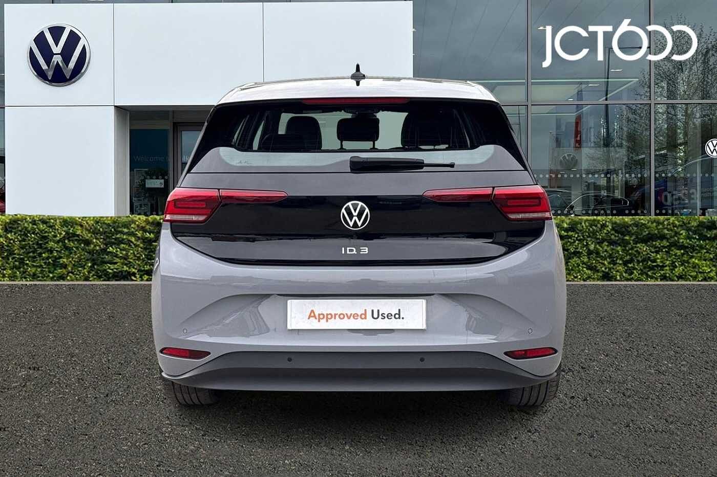 Volkswagen ID.3 Pro Performance 58kWh Life Hatchback 5dr Electric Auto (204 ps)